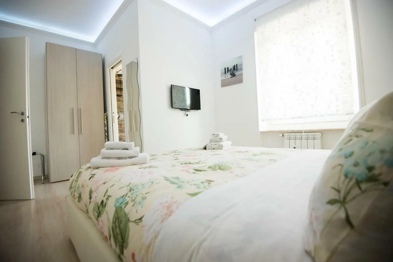 Apartment St. Peter Station Suite Rome