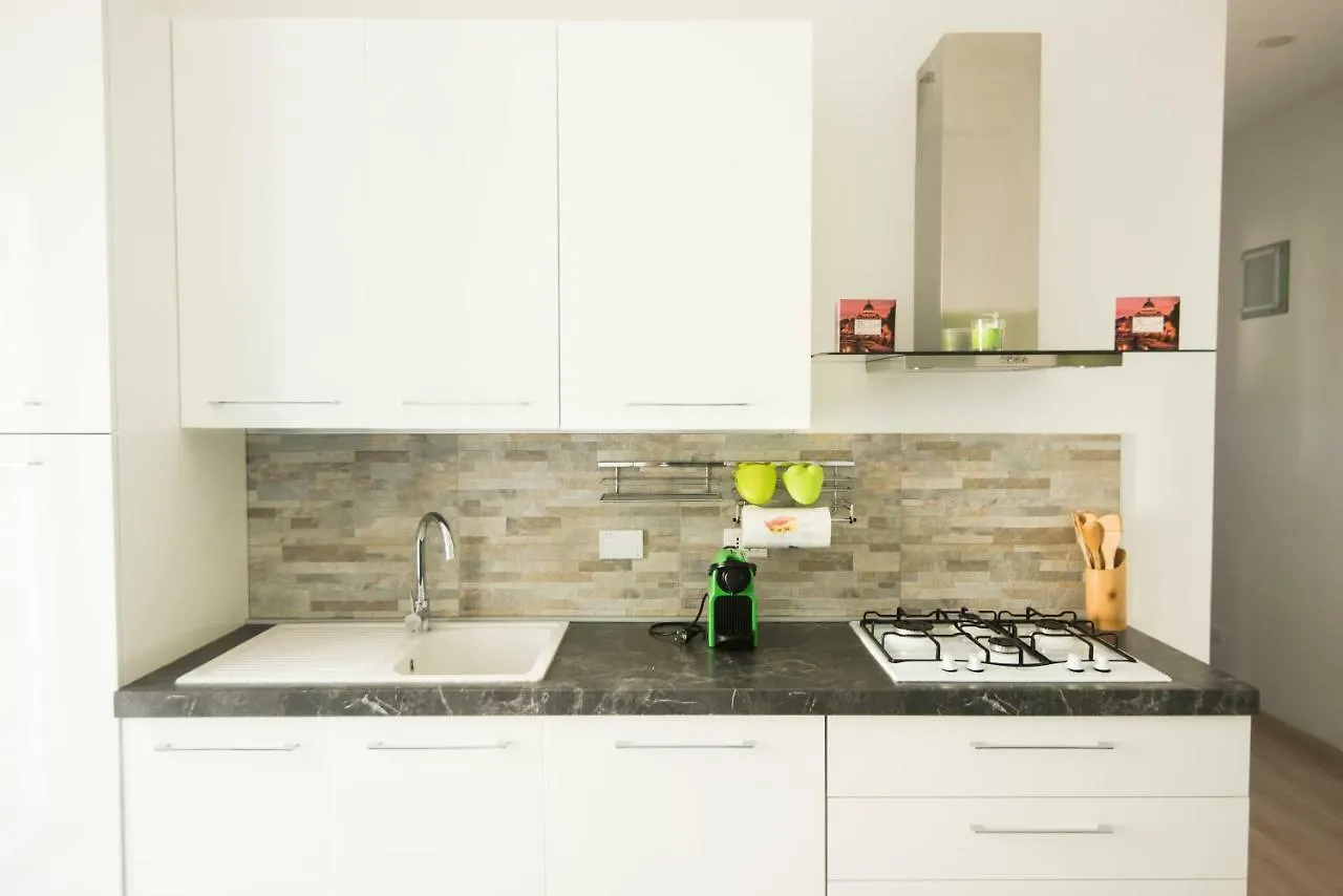 Apartment St. Peter Station Suite Rome