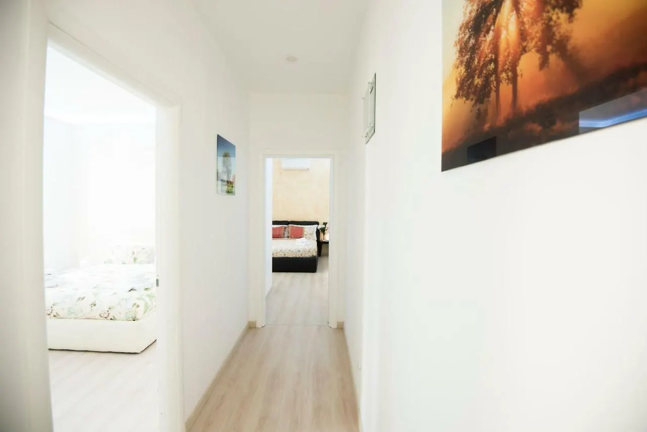 Apartment St. Peter Station Suite Rome